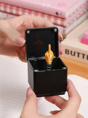 1PCSMiddle Finger In A Box Funny Surprise Box Pop up Christmas Novelty Fun Gifts