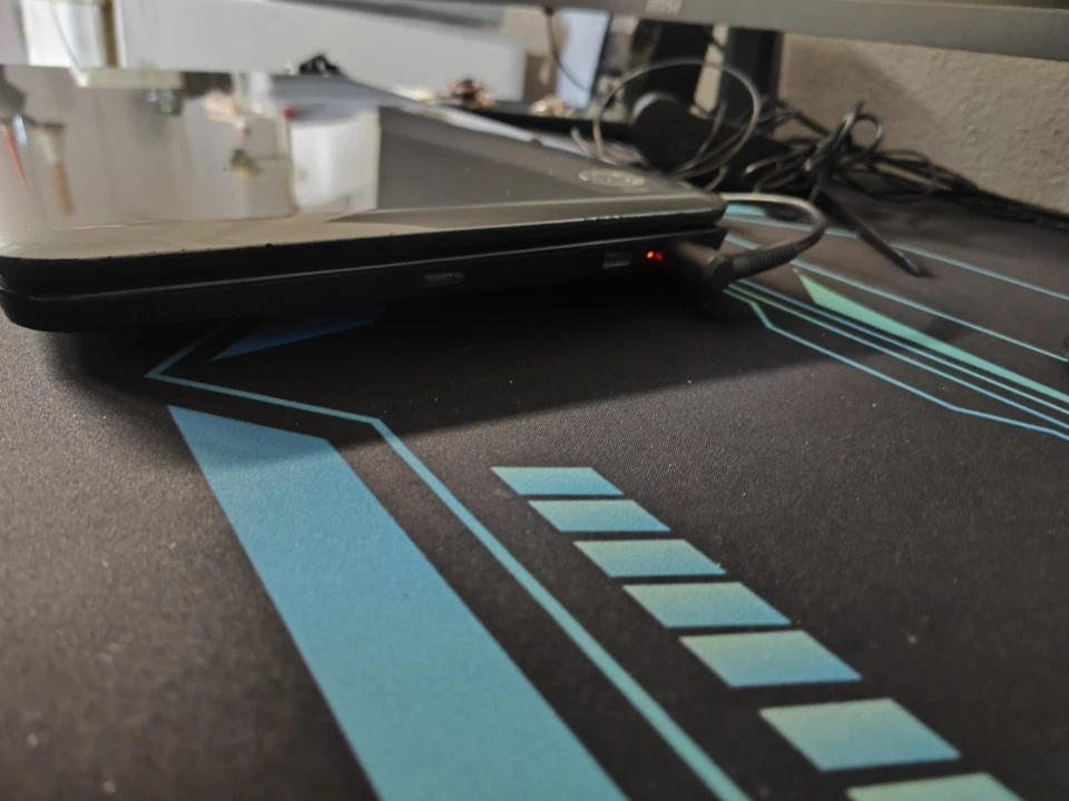 Notebook HP i5 4Gb RAM HDD250Gb Windows10, Office - Immagine 3 di 4