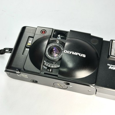Filmkamera Olympus XA2 schwarz Vintage 35mm Kompakt Reise Pocketable A9M Blitz