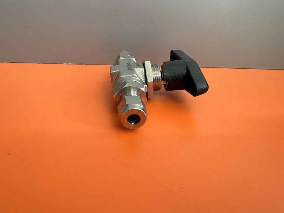 Parker Compr. Stainless Steel Ball Valve 1/4” 4A-B6LJ2-SSP - Image 4 of 4