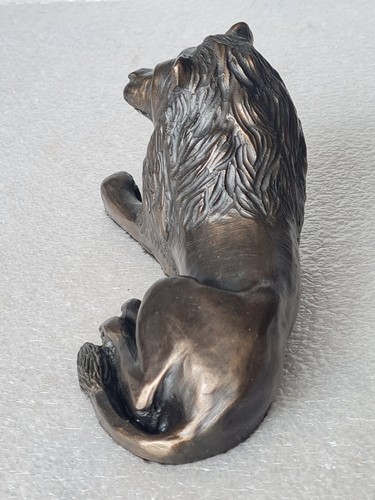M. Dutton Lion Sculpture - Bronze Effect - Picture 4 of 18
