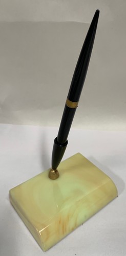 Vintage Desk Fountain Pen with Marbleized Plastic Marble Motif Base (A12)