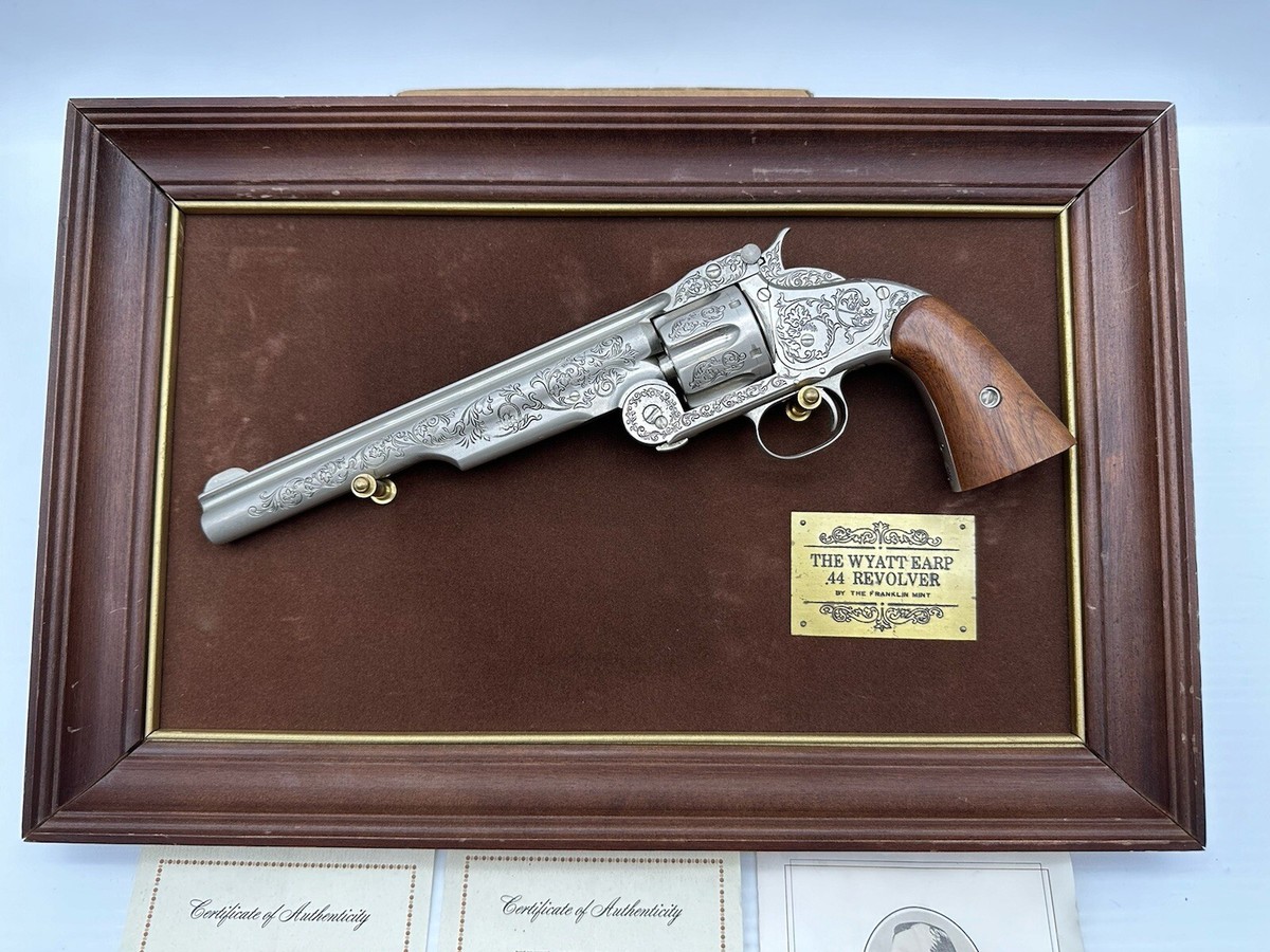 The Wyatt Earp .44 Revolver by The Franklin Mint W/ Display The Wyatt Earp .44 Revolver by The Franklin Mint W/ Display