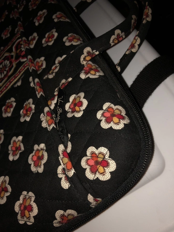 VERA BRADLEY Patrón de Pirueta Negro Computadora Portátil Carcasa Rígida Laptop Estuche Usado en Excelente Condición Foto 3 de 4