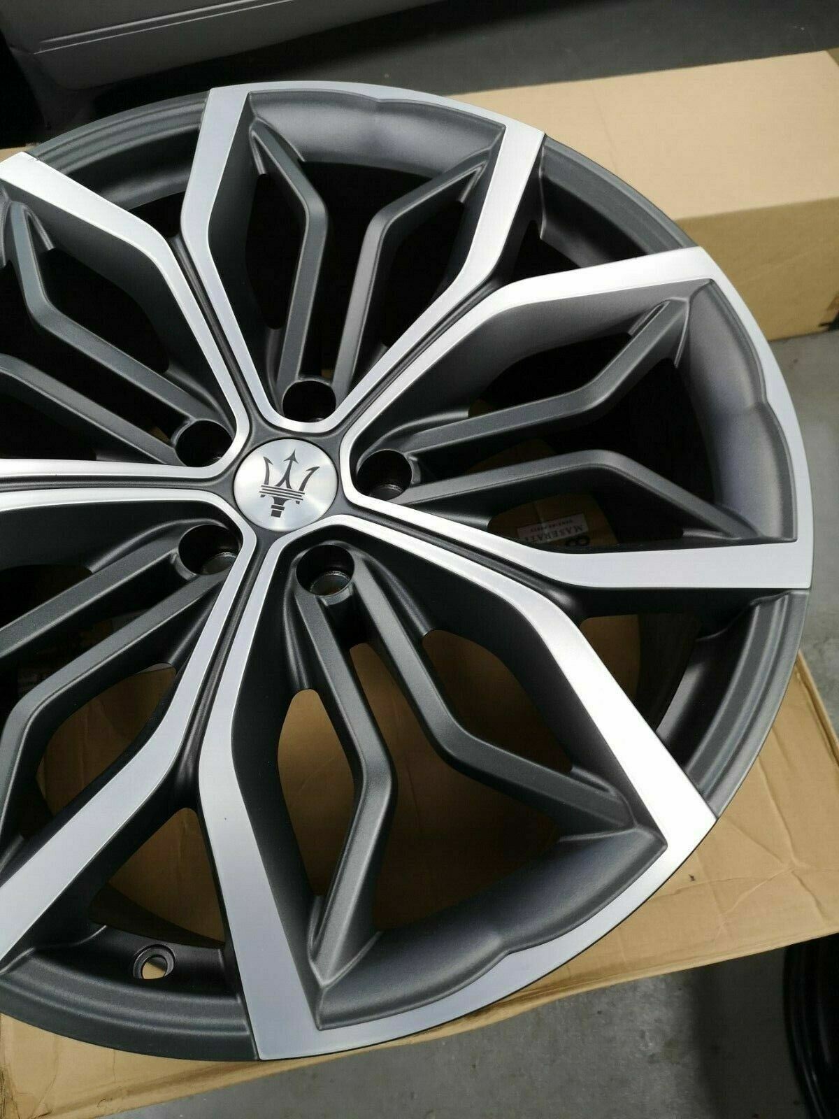 OEM Maserati Levante Wheel 21 21