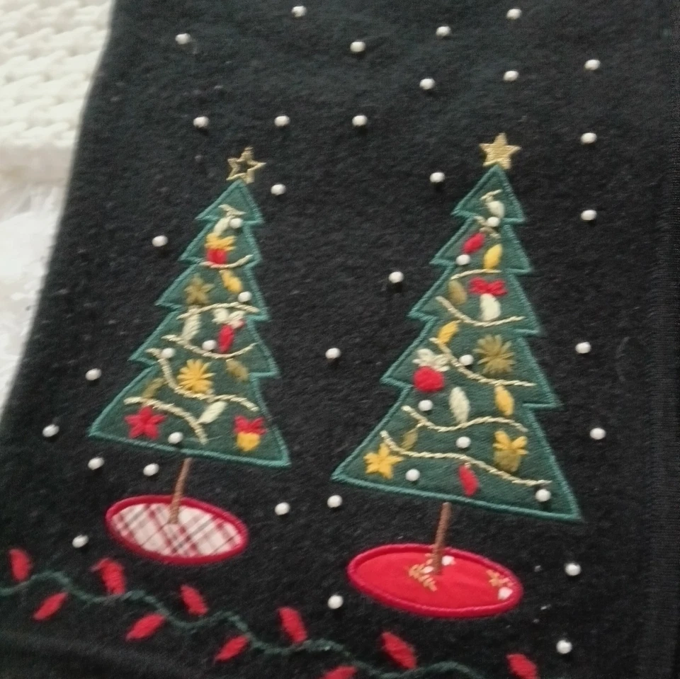 Chaleco de Navidad Charter Club Mediano Negro Bordado Árbol Cremallera Frontal Foto 3 de 4