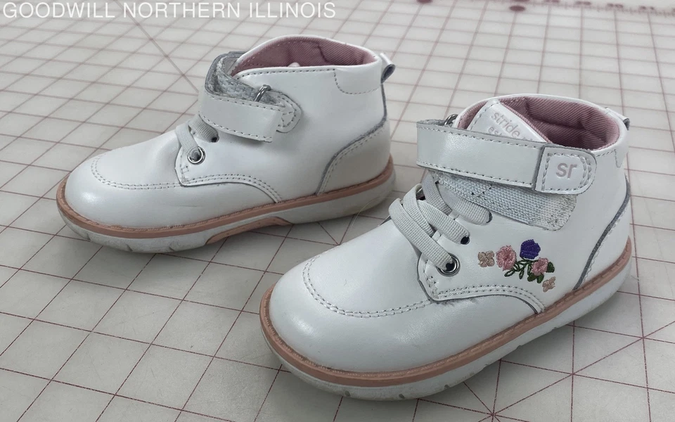 Baby's Stride Rite Quinn цветочный вышитый белая кожа кроссовки ботинки, размер 6 М - Изображение 2 из 4