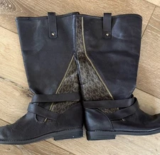 Michael Kors   Womens Brown Emma Claire Logo Accents Gold Hardware Boots —Size 2