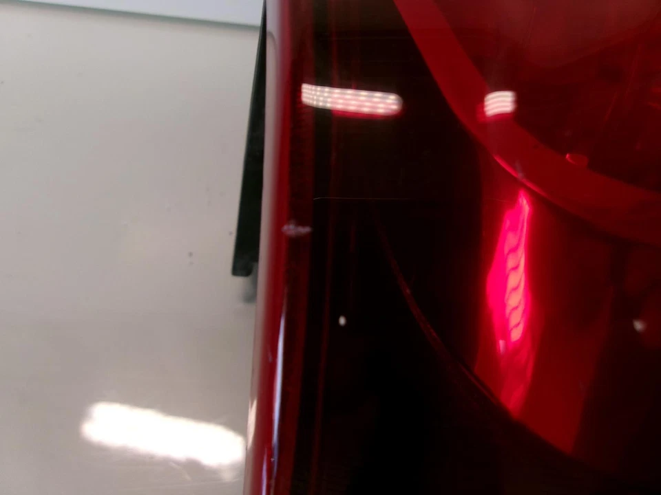 Luz trasera izquierda para conductor Chevrolet Tahoe Suburban 1500 2500 2007-2014 Foto 3 de 4