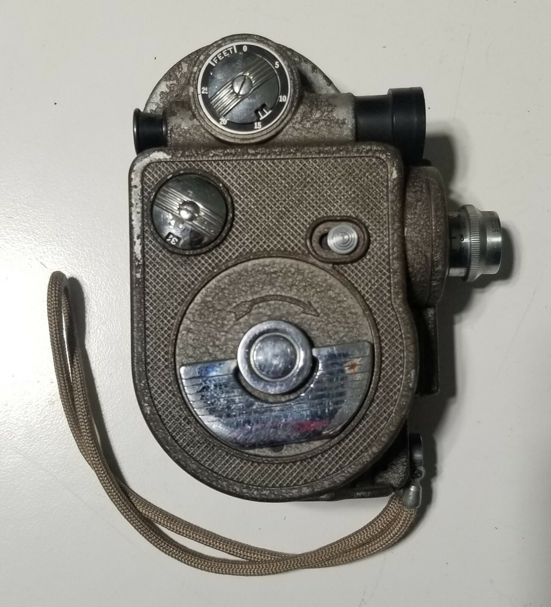 1940s Vintage The Revere Model 88 Regular 8mm Movie Camera 1940s Vintage The Revere Model 88 Regular 8mm Movie Camera