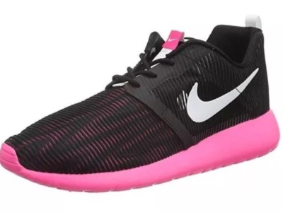 NEW IN BOX Nike GS Roshe One Flight Weight  Sneakers Pink Black 5y