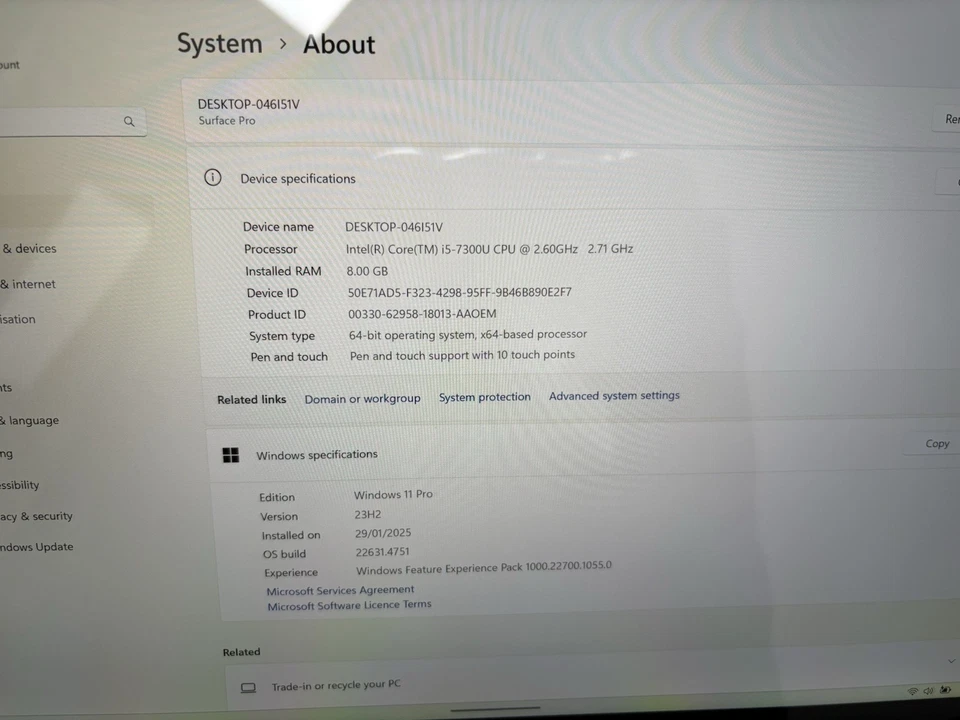 Microsoft Surface Pro 5 i5-7300U 8GB RAM 256GB SSD Win 11 52% batt cracked edge - Image 4 of 4