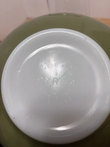Vintage PYREX 2 1/2 qt Verde Green Nesting Cinderella Mixing Bowl #443 USA MCM
