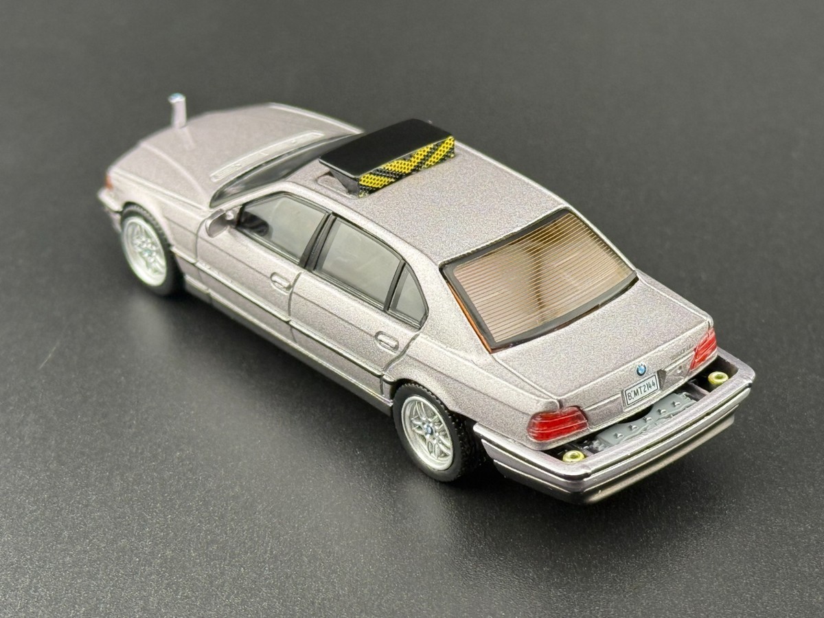 Mini GT BMW 750IL James Bond 007 Tomorrow Never Dies English #902
