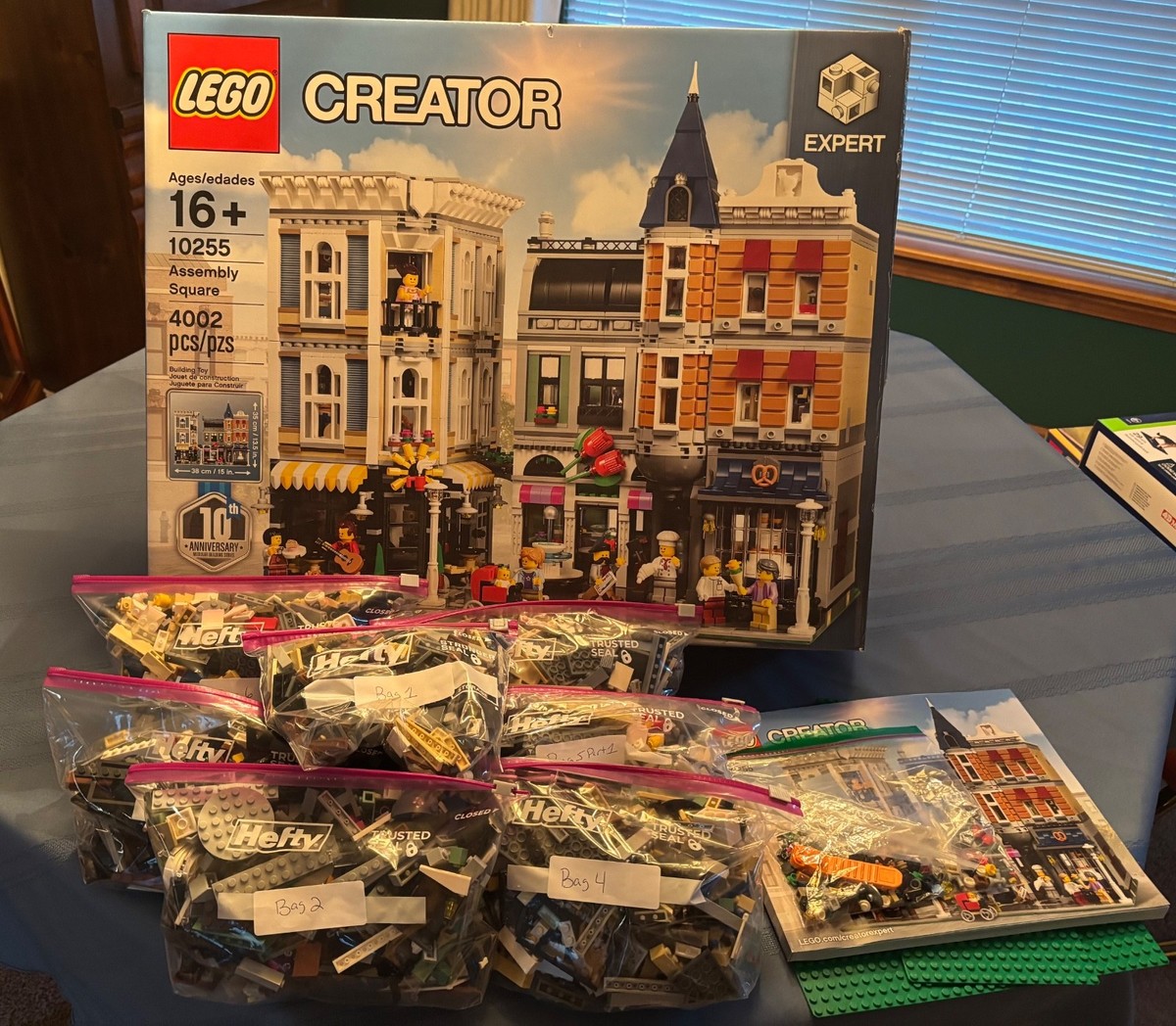 Lego Creator Expert 10255 Assembly Square 100% Complete Retired Ex 