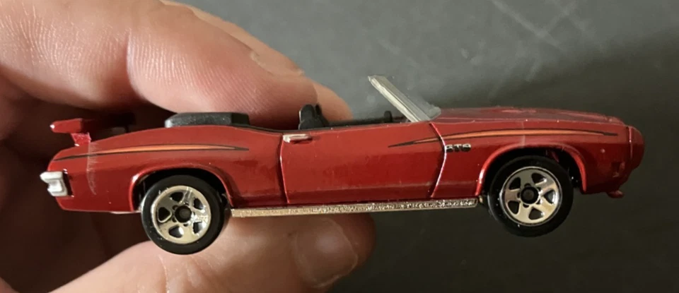 Red 1970 Pontiac GTO Convertible - Hot Wheels 2008 New Models 11/50 1:64 Diecast - Image 4 of 4