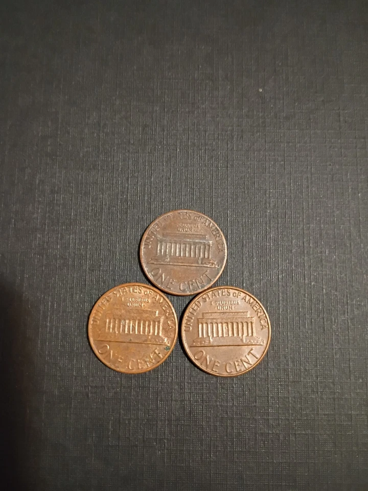 3 1982 d penny 3.1 grams one of them only ways 2.5 grams  - Image 3 of 4