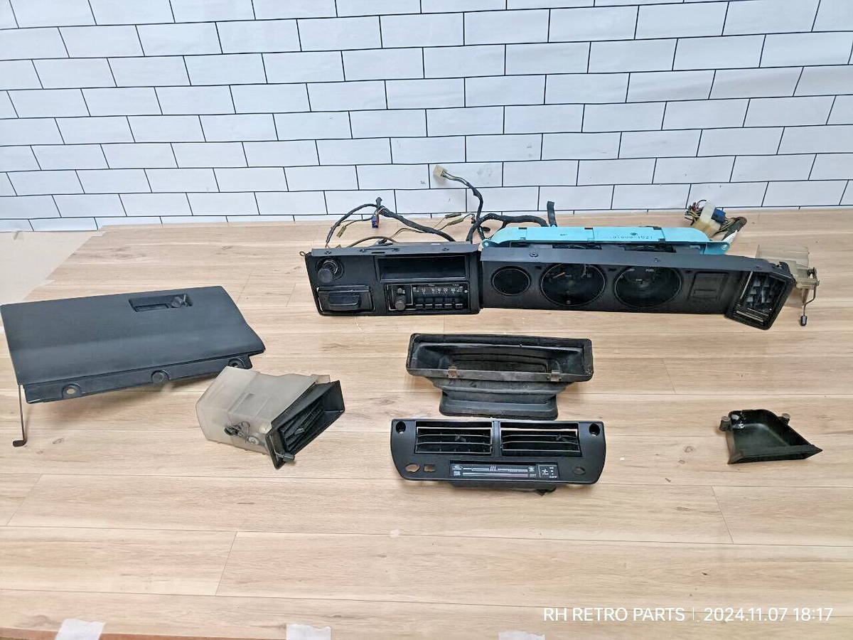 Toyota Corolla KE30 KE35 KE55 KE36 RHD JDM Dashboard Parts