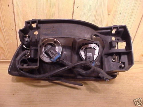 GMC s10 BLAZER s15 JIMMY 95-97 GMC SONOMA s10 s15 94-97 HEADLIGHT DRIVER - Image 2 of 3