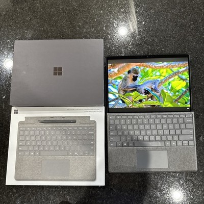 Surface Pro 11 - 13” OLED -16 RAM -512 SSD - Pro Pen and Keyboard
