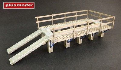 Plus Model 581 - 1/35 Servis ramp - Neu