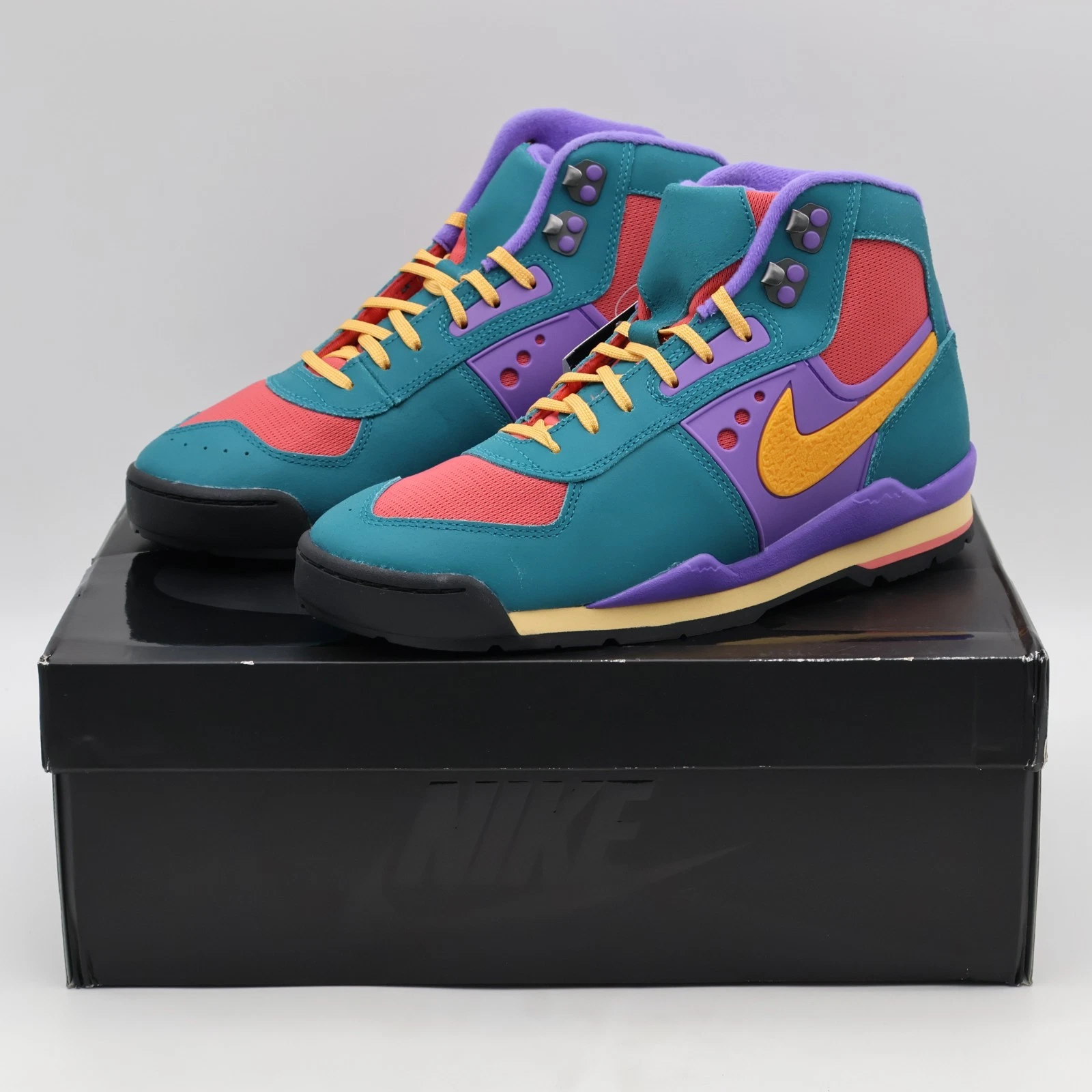 IH4450-300 Nike Baltoro High Bright Spruce Fruit Punch (Men's)
Opens in a new window or tab