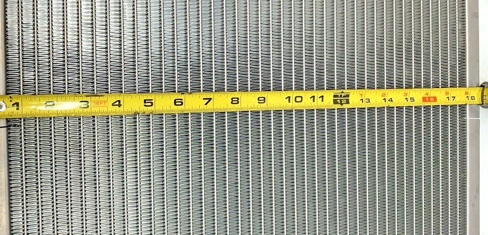 New OEM GM Radiator Core Assembly 3049663 1990-93 Chevy Astro/GMC Safari (GM1) - Image 3 of 4