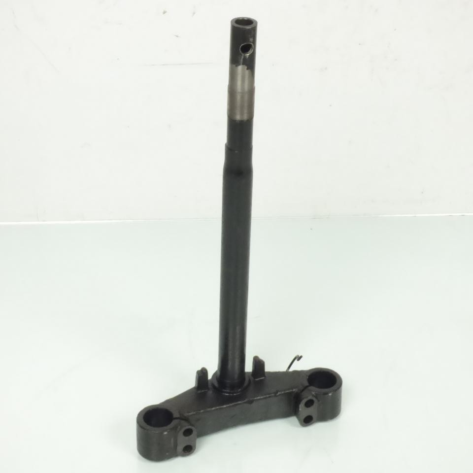Té de fourche Ø30mm contre le guidon voilé de votre scooter chinois 50 à entre-axe 182mm
