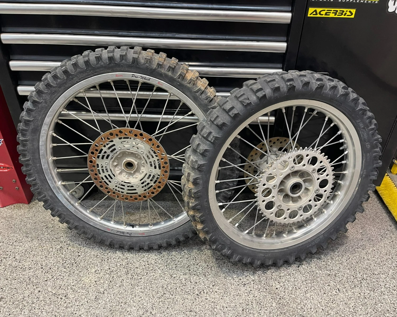 1997 SUZUKI RM250 RM125 OEM FRONT & REAR TIRE HUB WHEEL ASSEMBLY SUZUKI OEM RM