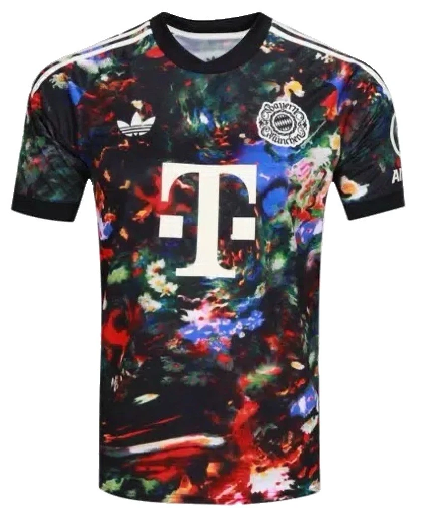 adidas Bayern Munich Size XL International Club Soccer Fan Apparel