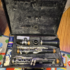 Vito Clarinet Black Plastic Student Instrument with Mouthpiece, Case Reed
