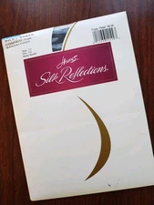 Hanes CD Barely Black Pantyhose Hosiery Silk Reflections Control Top 