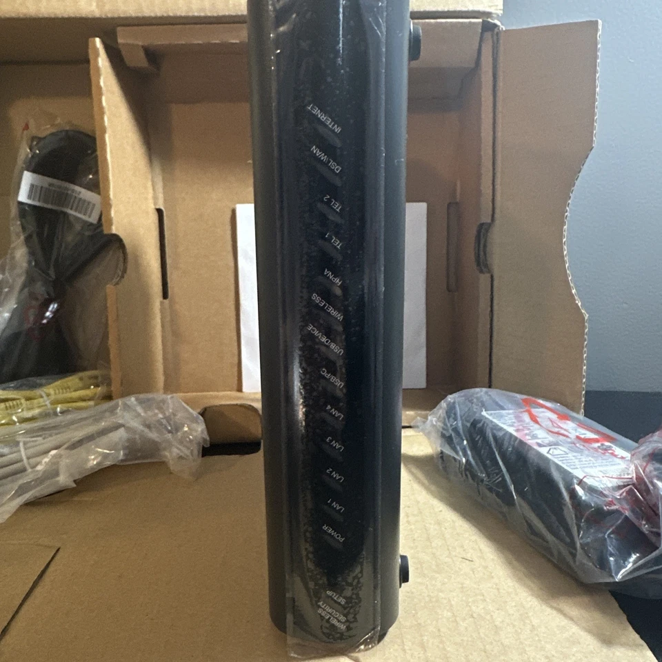 Cisco DDR2200 CLADSL2+ Residential Gateway Router Modem Complete Set w/Adapter - Image 3 of 4