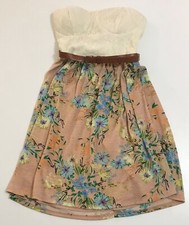 Juniors Belted Lace & Floral Strapless Dress Char Russe EUC Sz XS - see measurem