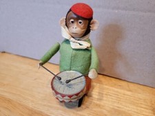 VINTAGE SCHUCO WIND UP MONKEY with RED HAT PLAYING DRUM  1