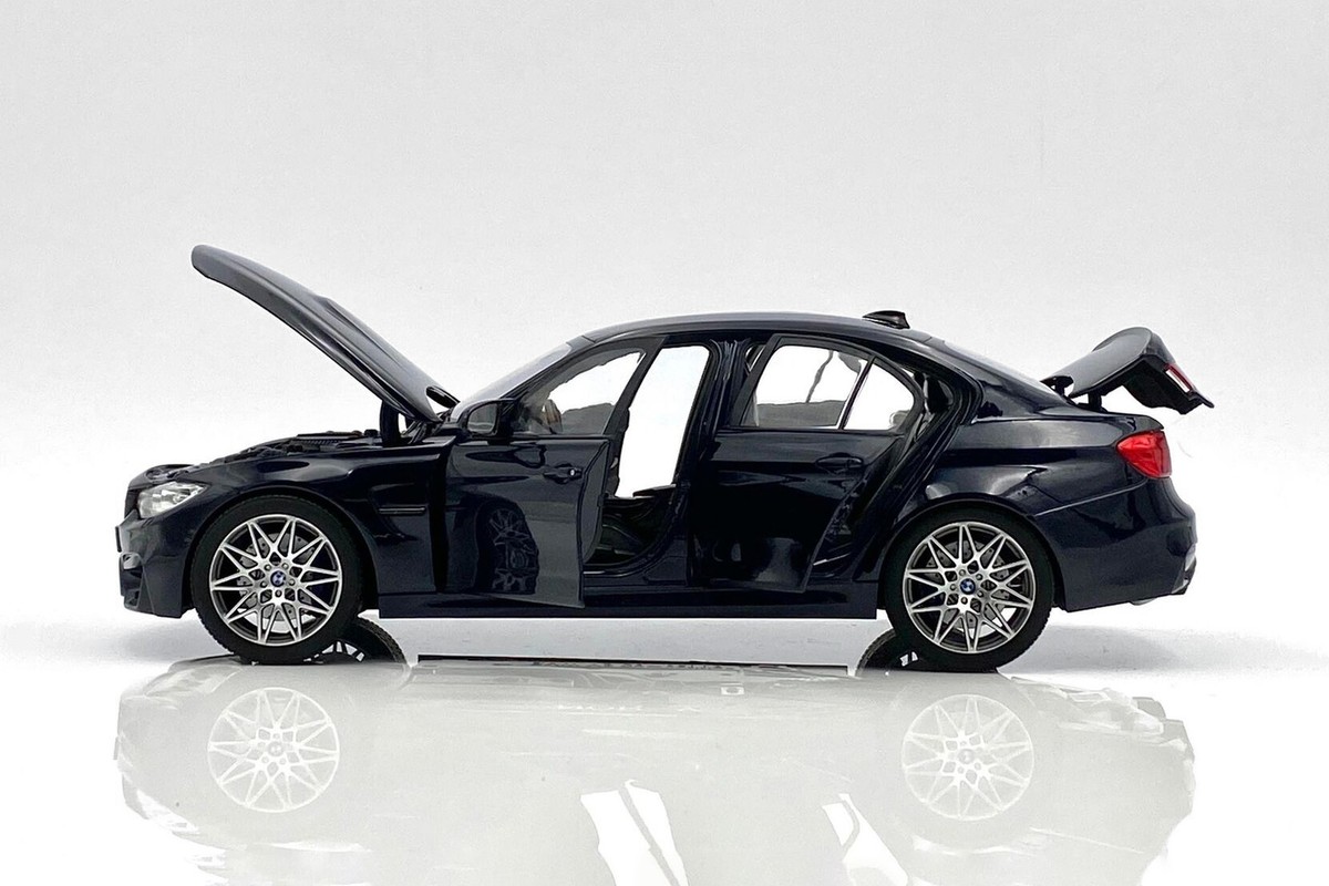 304-035 ノレブ 1/18 BMW M3 Competition 2017 2017 BMW M3 Competition Package Silver with Black Top 1/18 Diecast