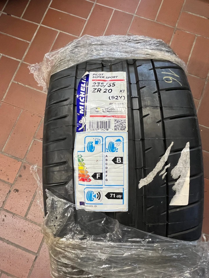 Michelin Pilot Super Sport 235 35 ZR20 - Bild 2 von 2