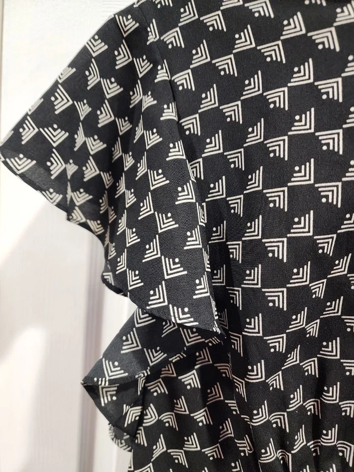  Joie blouse XL Geometric Print  - Image 4 of 4