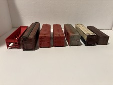 HO scale lot of 7 freight cars good for parts/restore