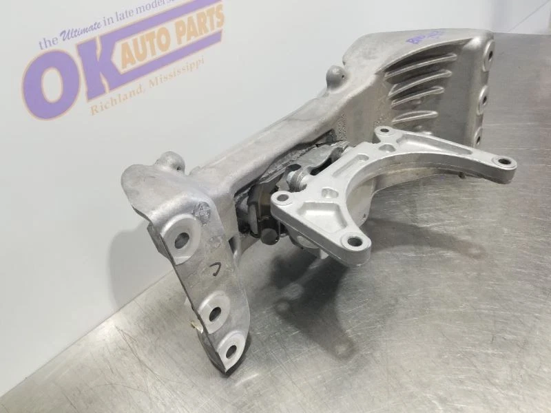 24 2024 JEEP GRAND CHEROKEE TRANSMISSION CROSSMEMBER MOUNT - Image 3 of 4