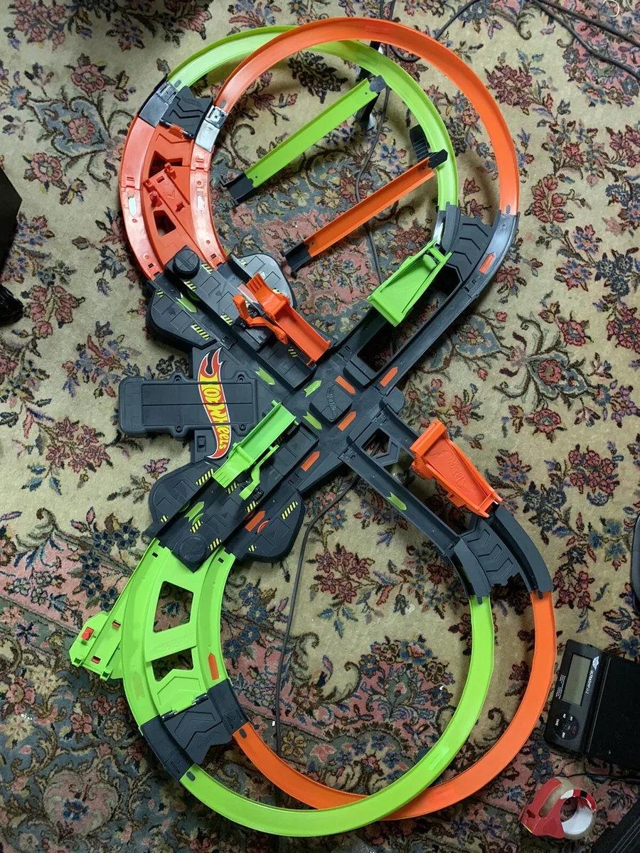 Mattel Hot Wheels® Colossal Crash Track Set