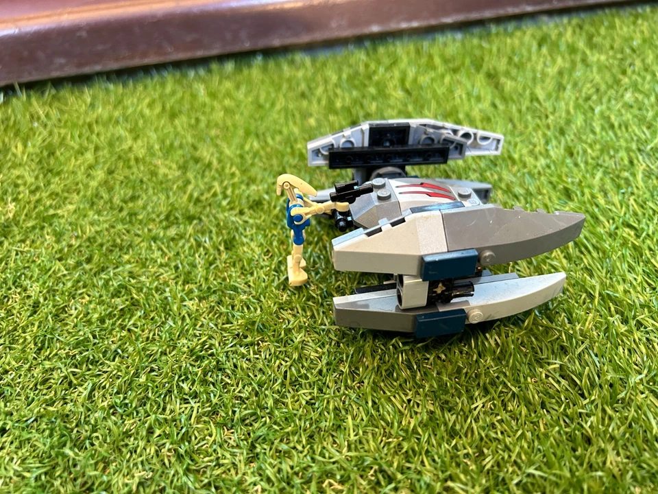 LEGO Star Wars 75073 Vulture Droid, photo 3 sur 4