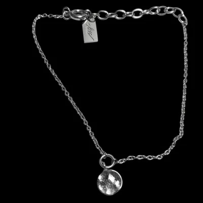 SUPERBE BRACELET Métal Argenté Orné D’une Breloque Signé MJC - Photo 1/2