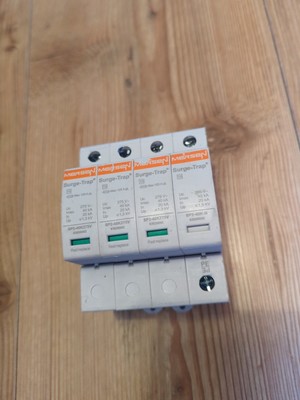Mersen Überspannungsschutzgerät Überspannungsfang 3 Phasen + N, SP2-40K275V, SCHNELLER VERSAND 