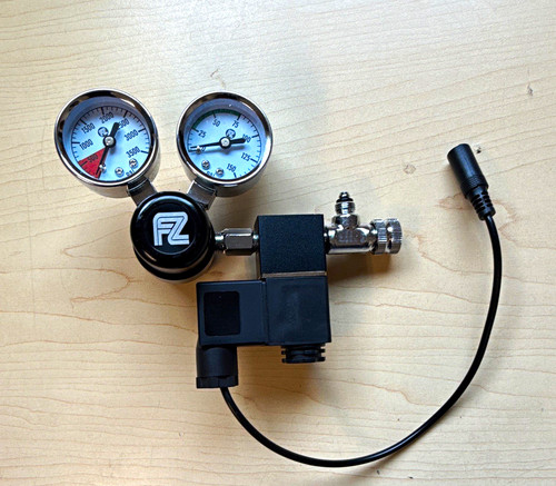 FZ FZ-0100 CO2 Regulator w/ Solenoid, Dual Gauges