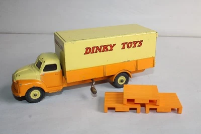 CAMION D'AUTREFOIS N°068 BEDFORD OYD 1953 ALTAYA 1:43 de reference