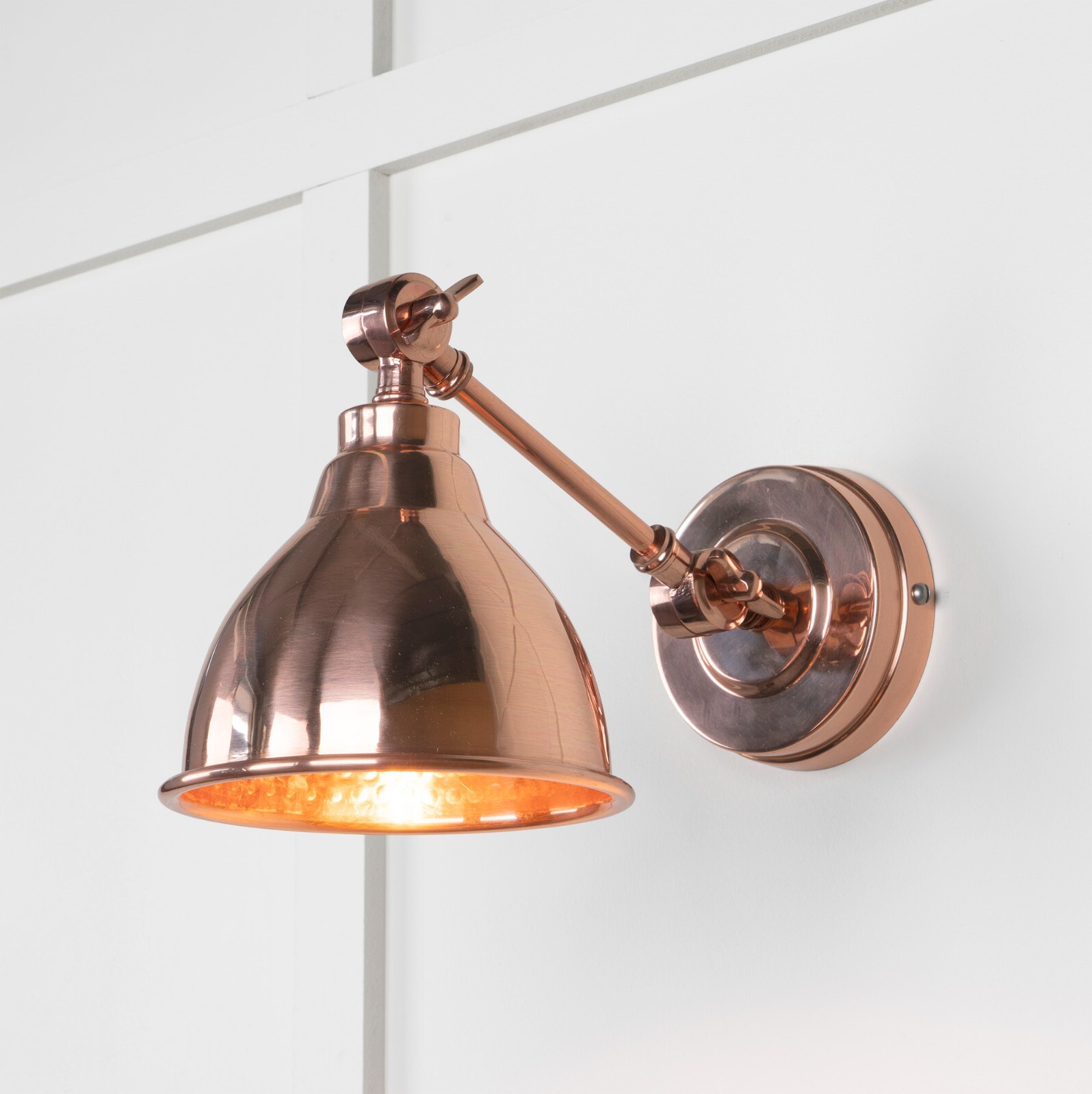 From The Anvil 49717 Hammered Copper Brindley Wall Light