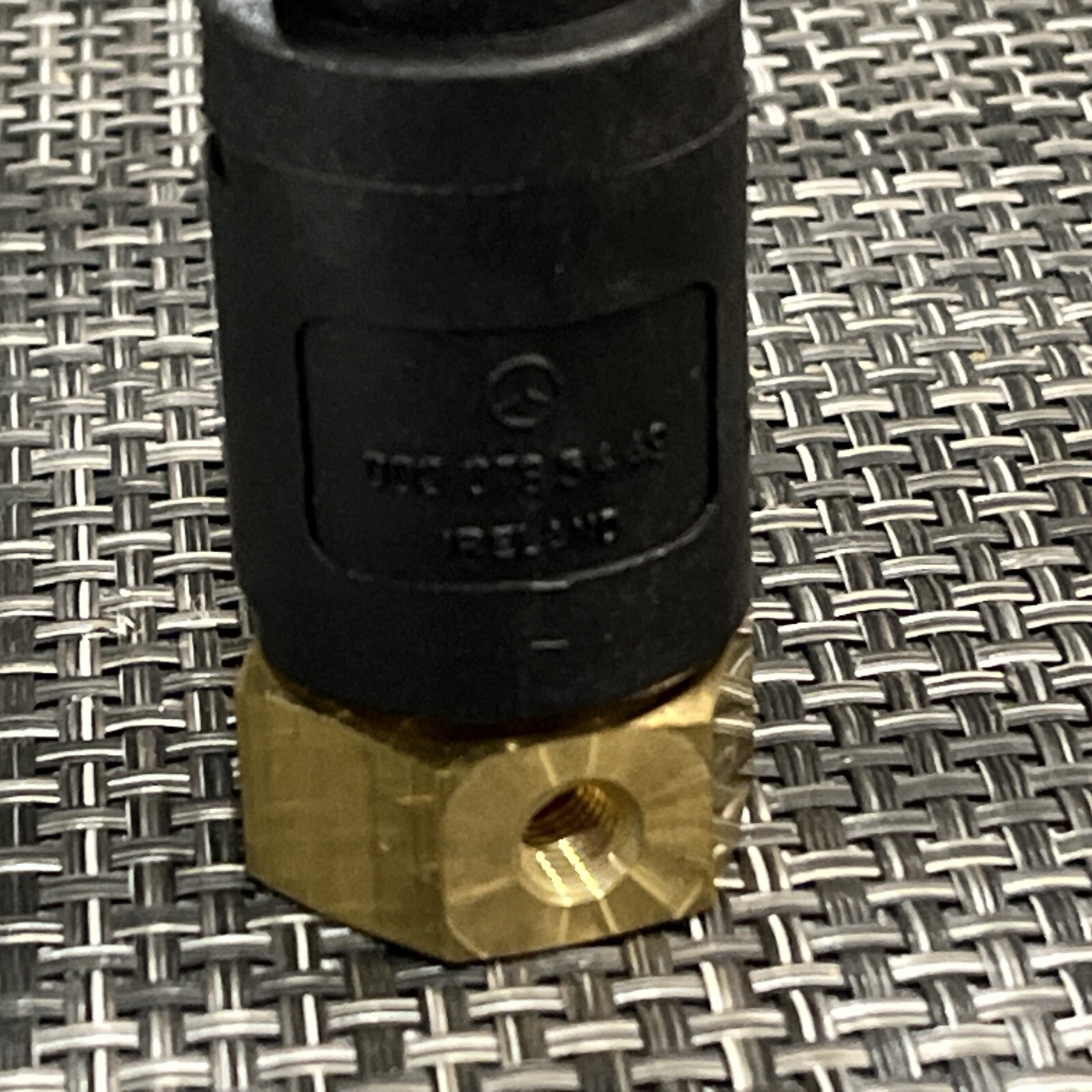 NEW- Mercedes Benz Solenoid Valve 0000785449 MTU Value Care BERU  