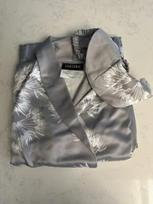 Z Gallerie Robe Spa Essentials Robe And Mask Satin Silver New