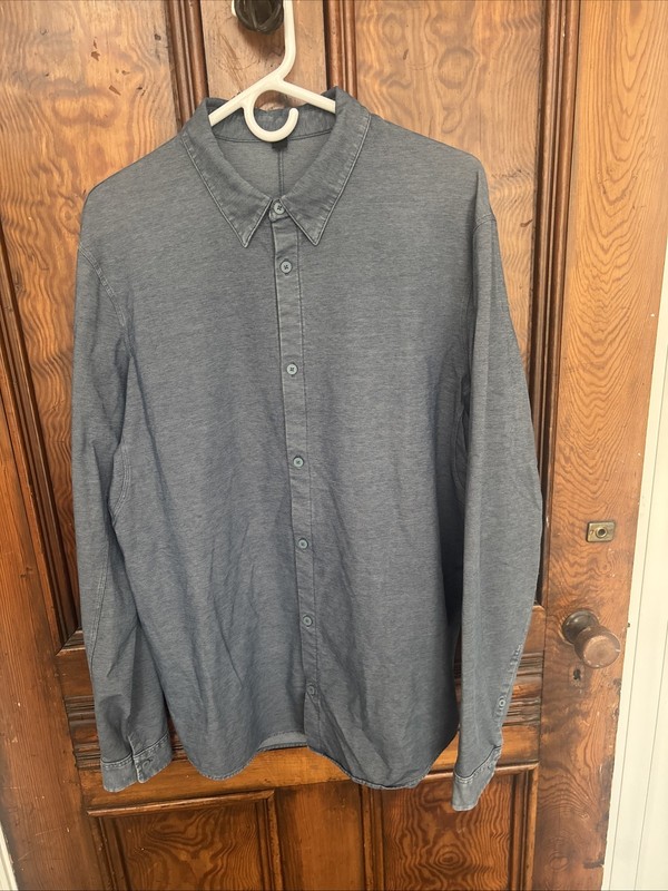 Lululemon Men’s Blue/Denim color Button up with collar XL Mint !holes in armpits
